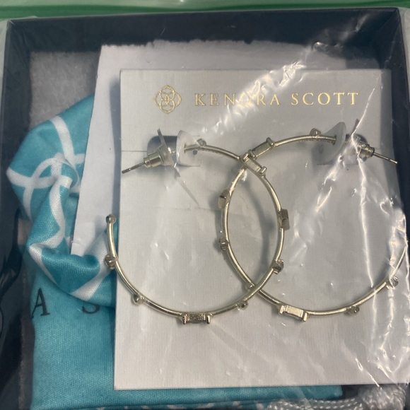 NWOT Kendra Scott Rohan gold statement hoop earrings. Crystal accents sparkle. - Picture 7 of 8